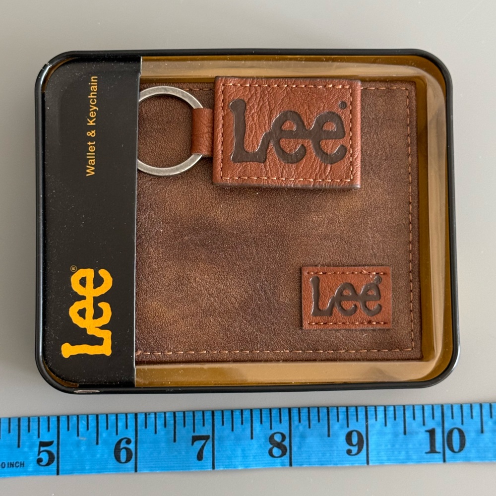 Lee Keychain and Wallet